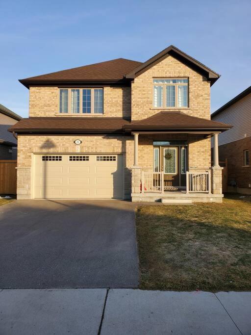 4 Bd Family Retreat Villa Stratford Exterior photo